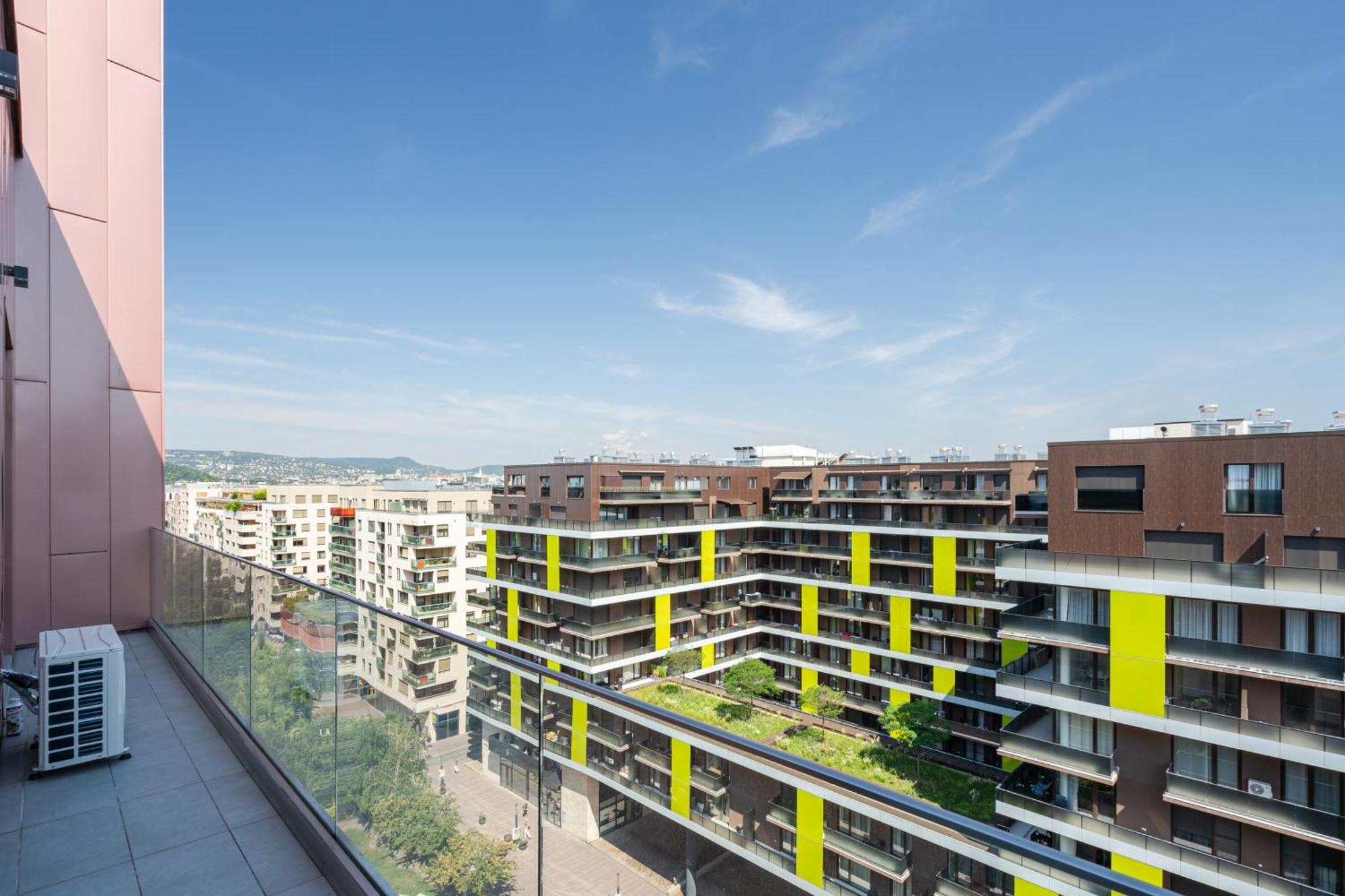 Corvin 5 Stars Luxury With Free Parking Apartament *
