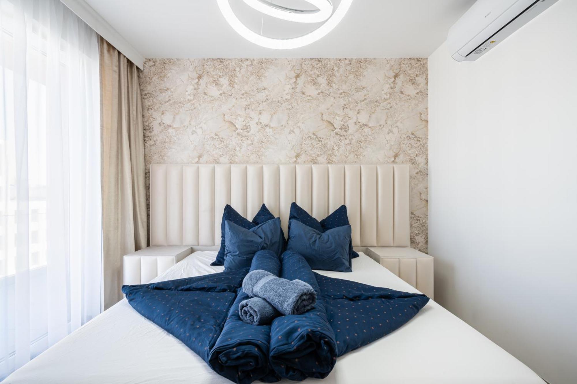 Corvin 5 Stars Luxury With Free Parking Apartament