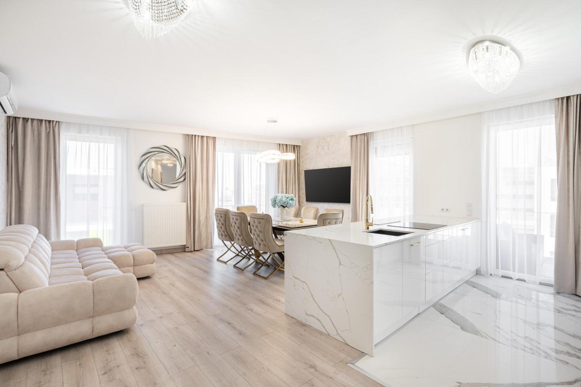 Corvin 5 Stars Luxury With Free Parking Apartament